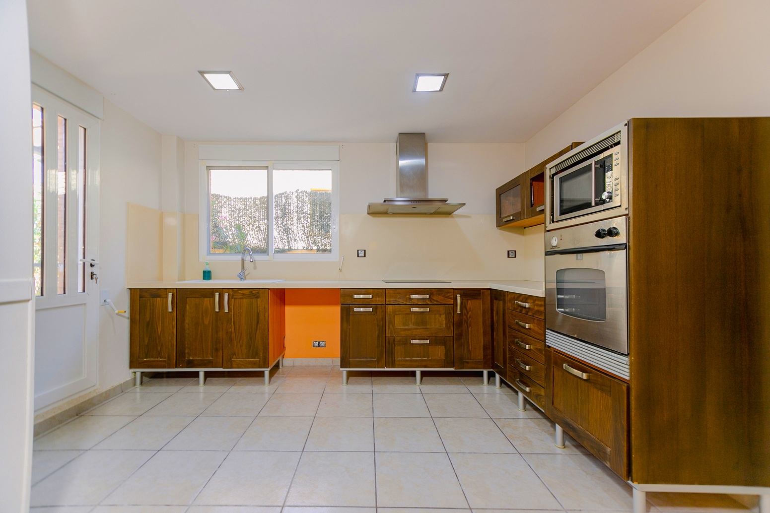 Classic Style 2-Story Villa – Calle Azahar, Alfinach Puçol