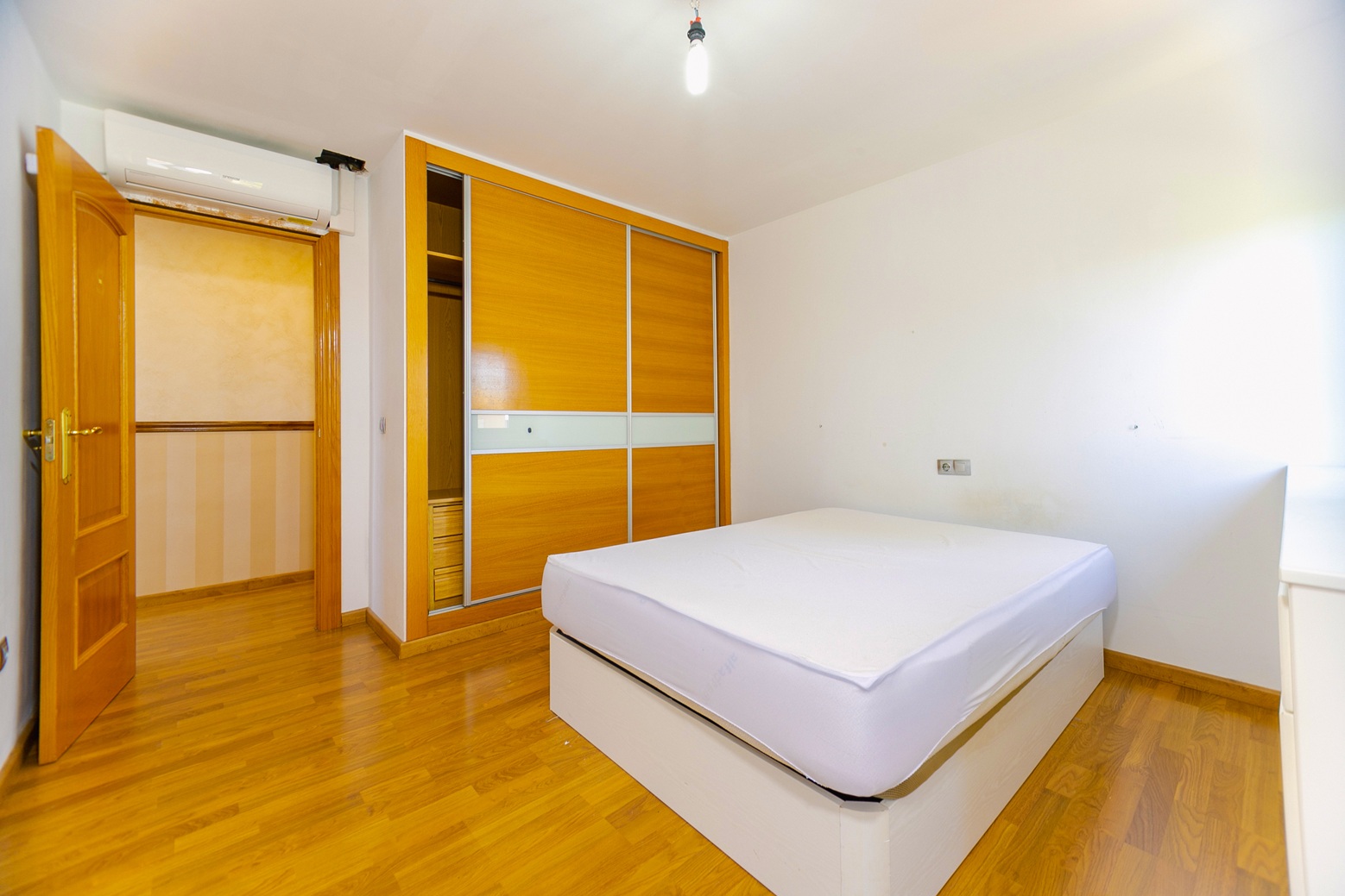 Classic Style 2-Story Villa – Calle Azahar, Alfinach Puçol