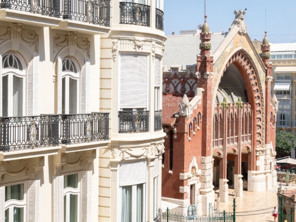 Luxury apartment in one of the most luxurious neighborhoods of Valencia